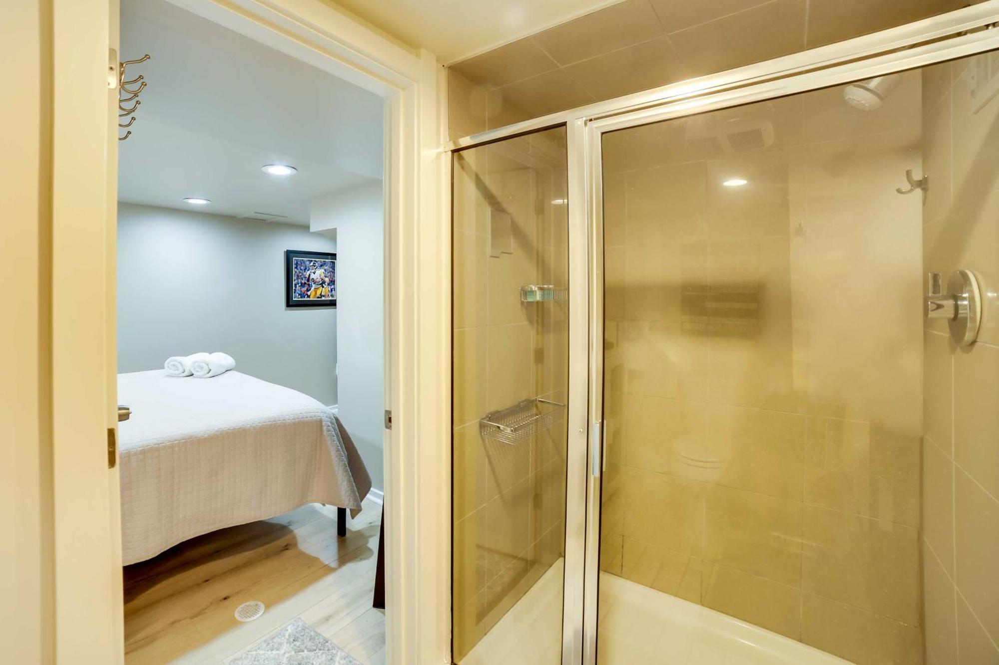 Shadyside House - 100 Feet To Walnut Street! *
