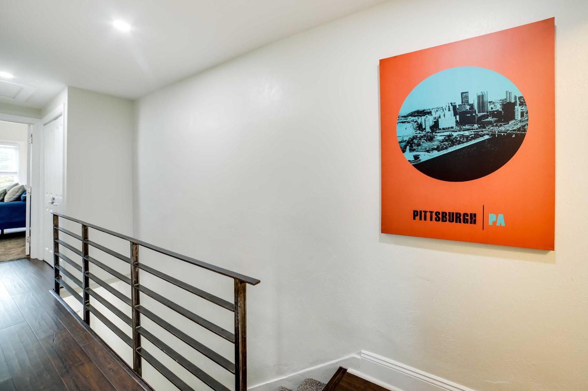 Pet-friendly - 100 Feet To Walnut Street Holiday home *