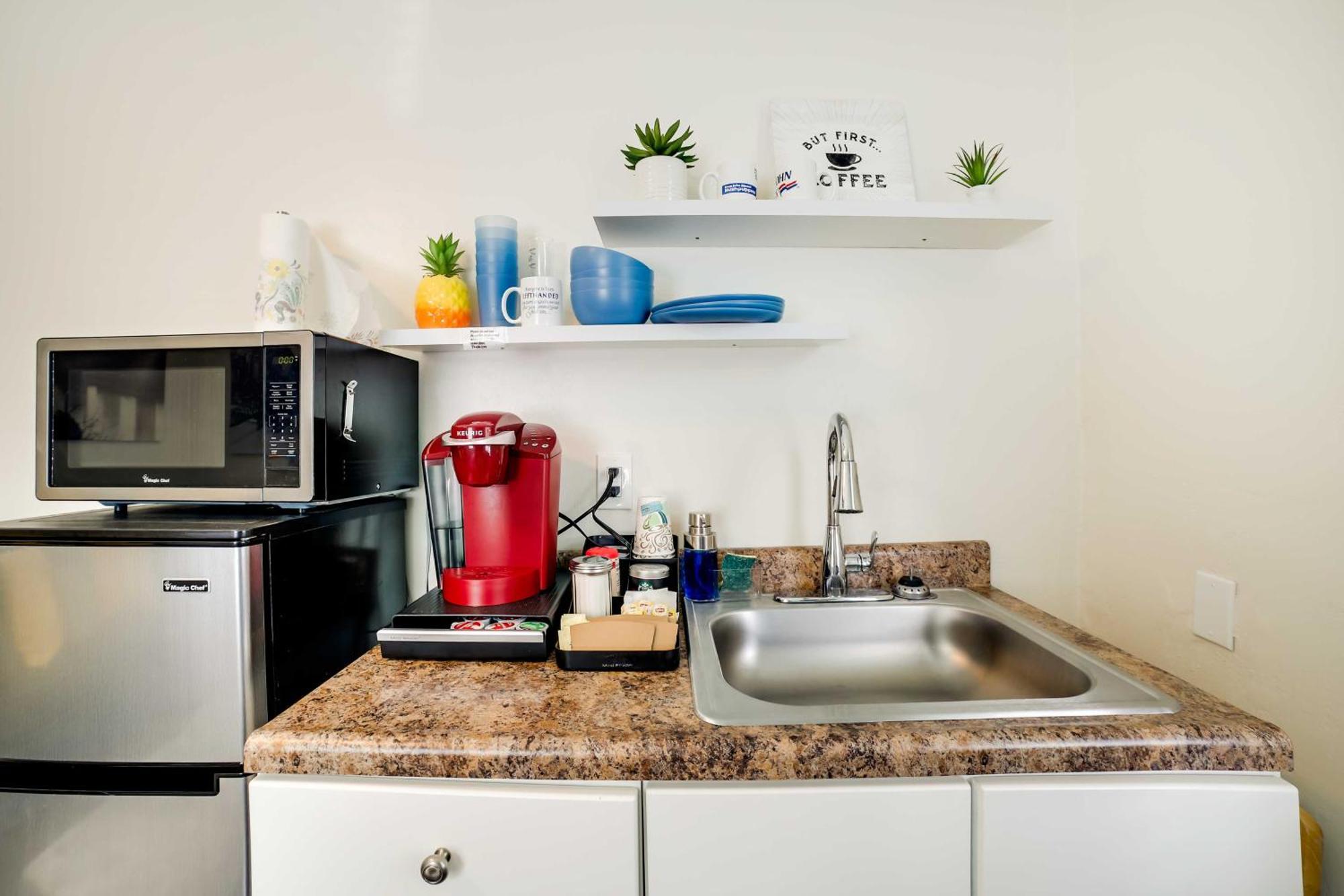 Pet-friendly - 100 Feet To Walnut Street *