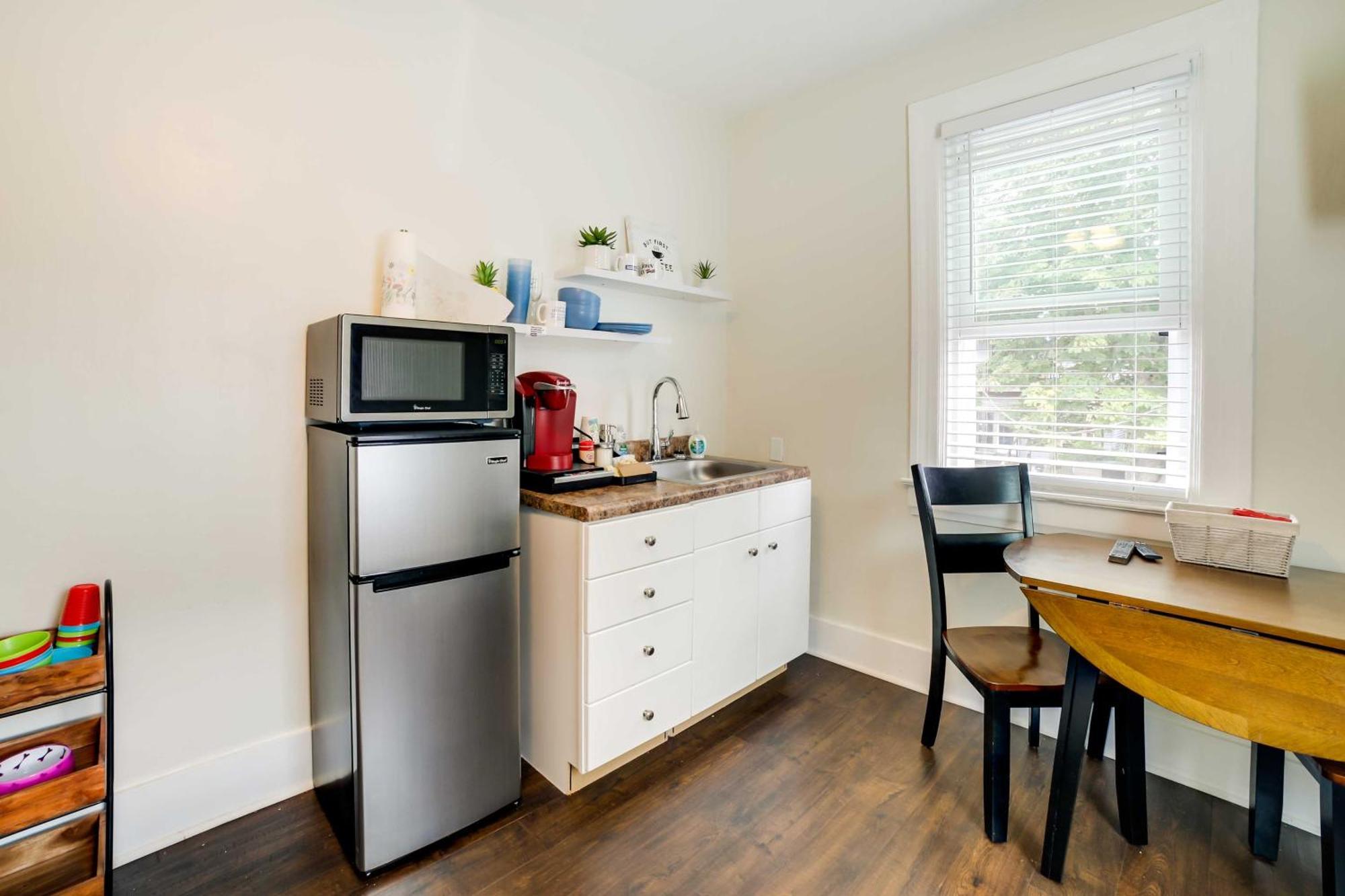 Pet-friendly - 100 Feet To Walnut Street Holiday home Pittsburgh