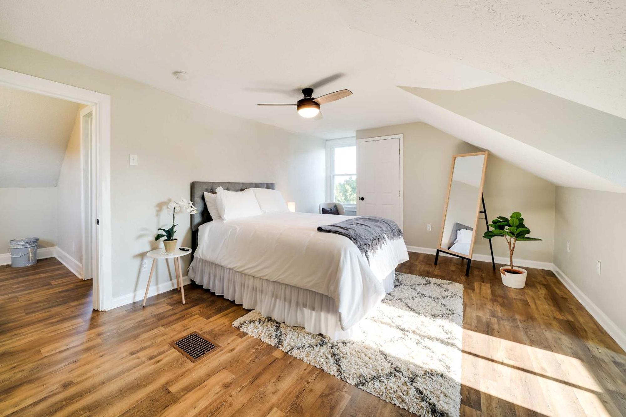 Bright Apt, Walk To Grandview Ave!