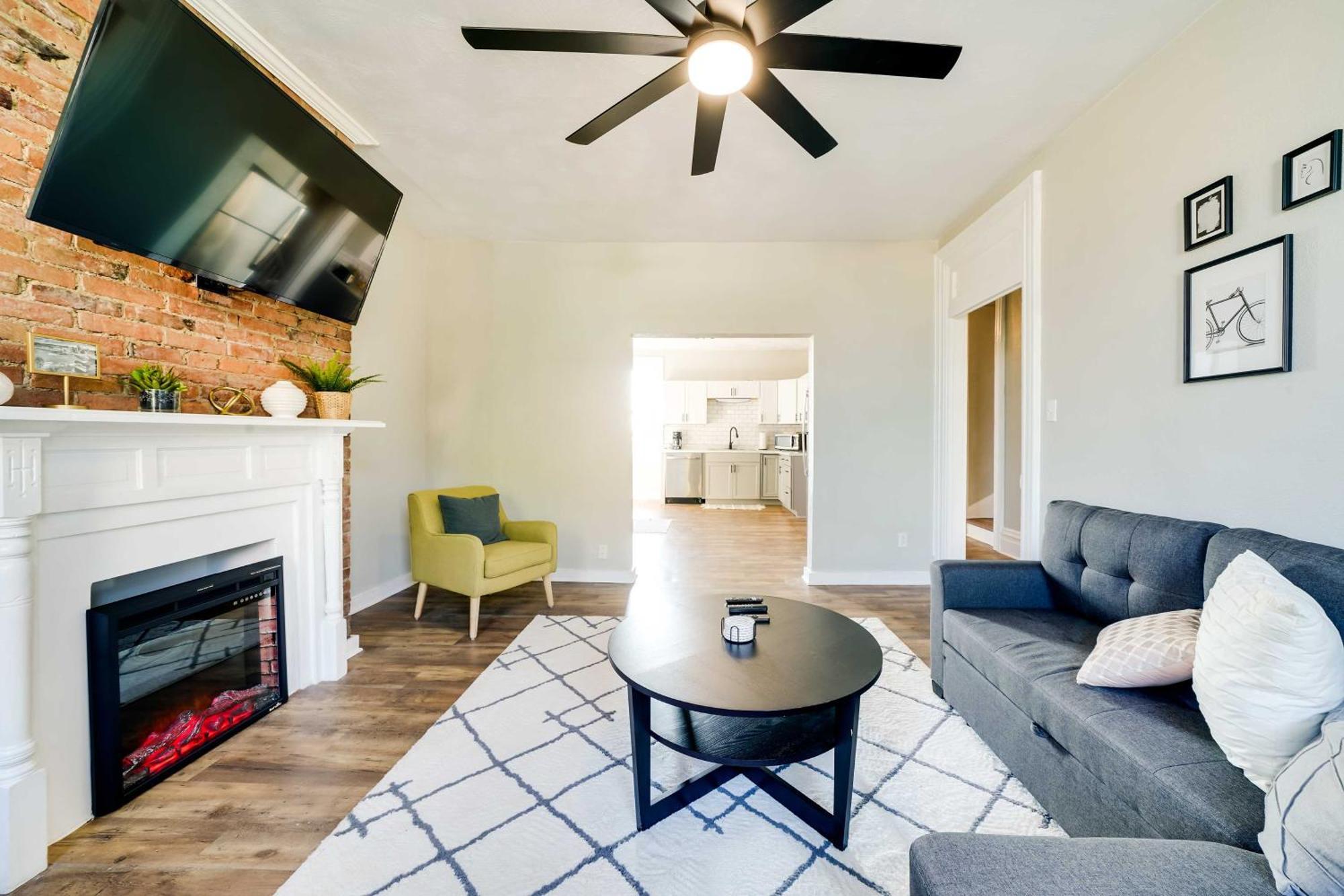 Bright Apt, Walk To Grandview Ave! Apartment *