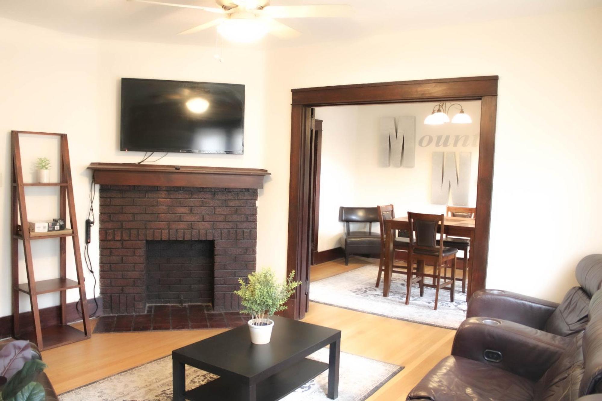 Comfy And Spacious 3 Bedroom - Easy Access * Pittsburgh