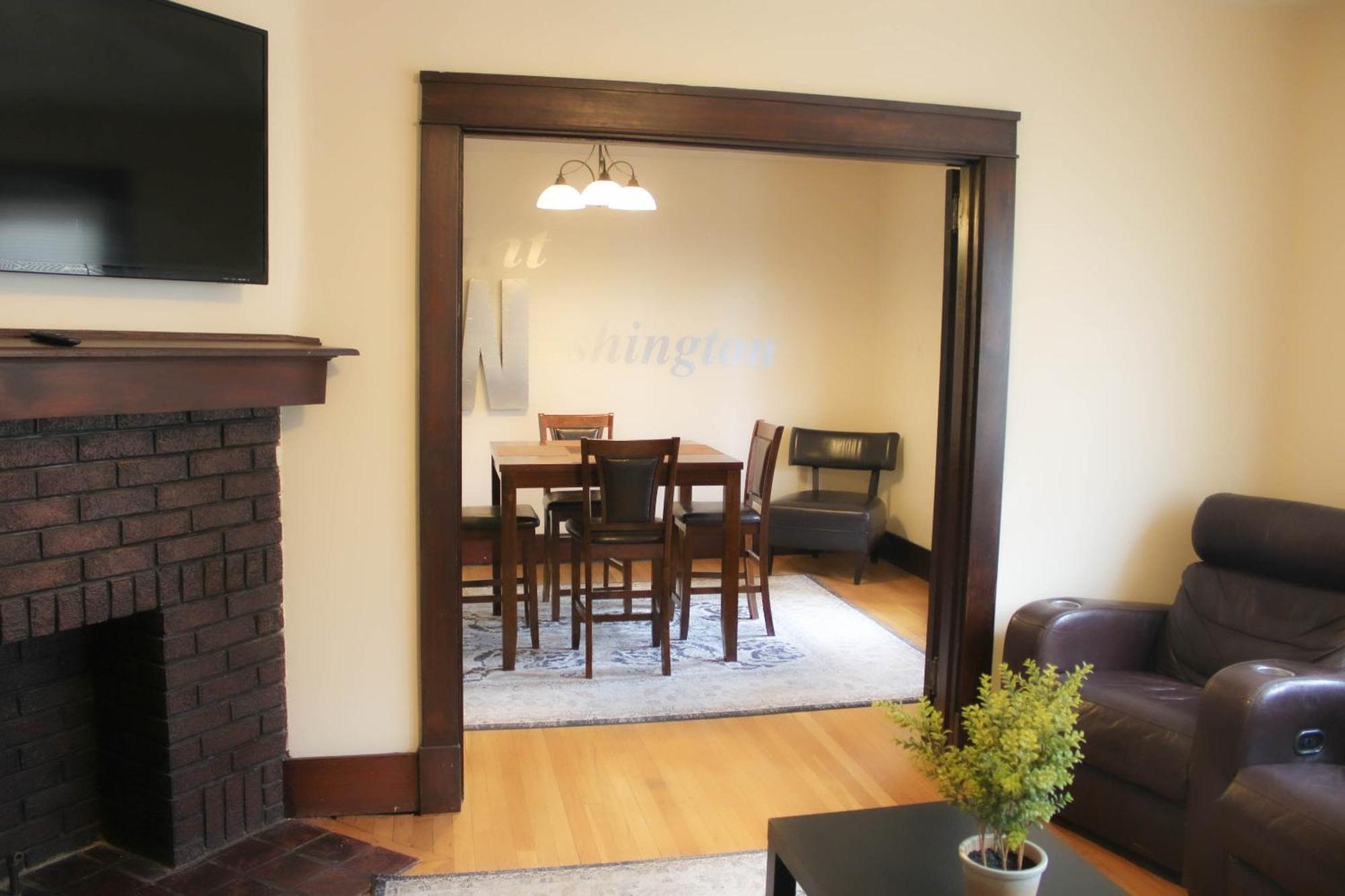 Comfy And Spacious 3 Bedroom - Easy Access Apartment Pittsburgh
