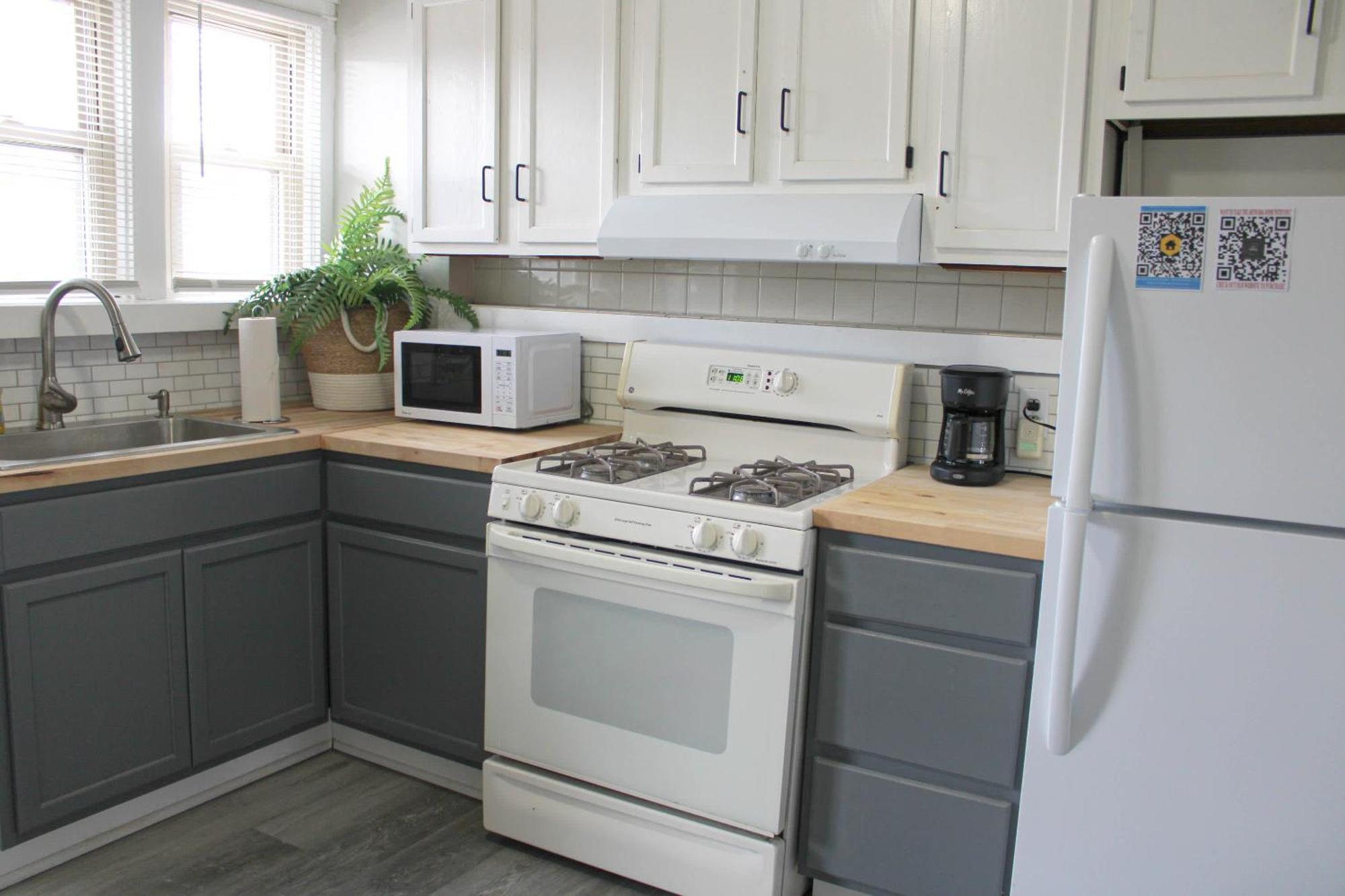 Comfy 3 Bedroom - Family Friendly - Access Apartment *