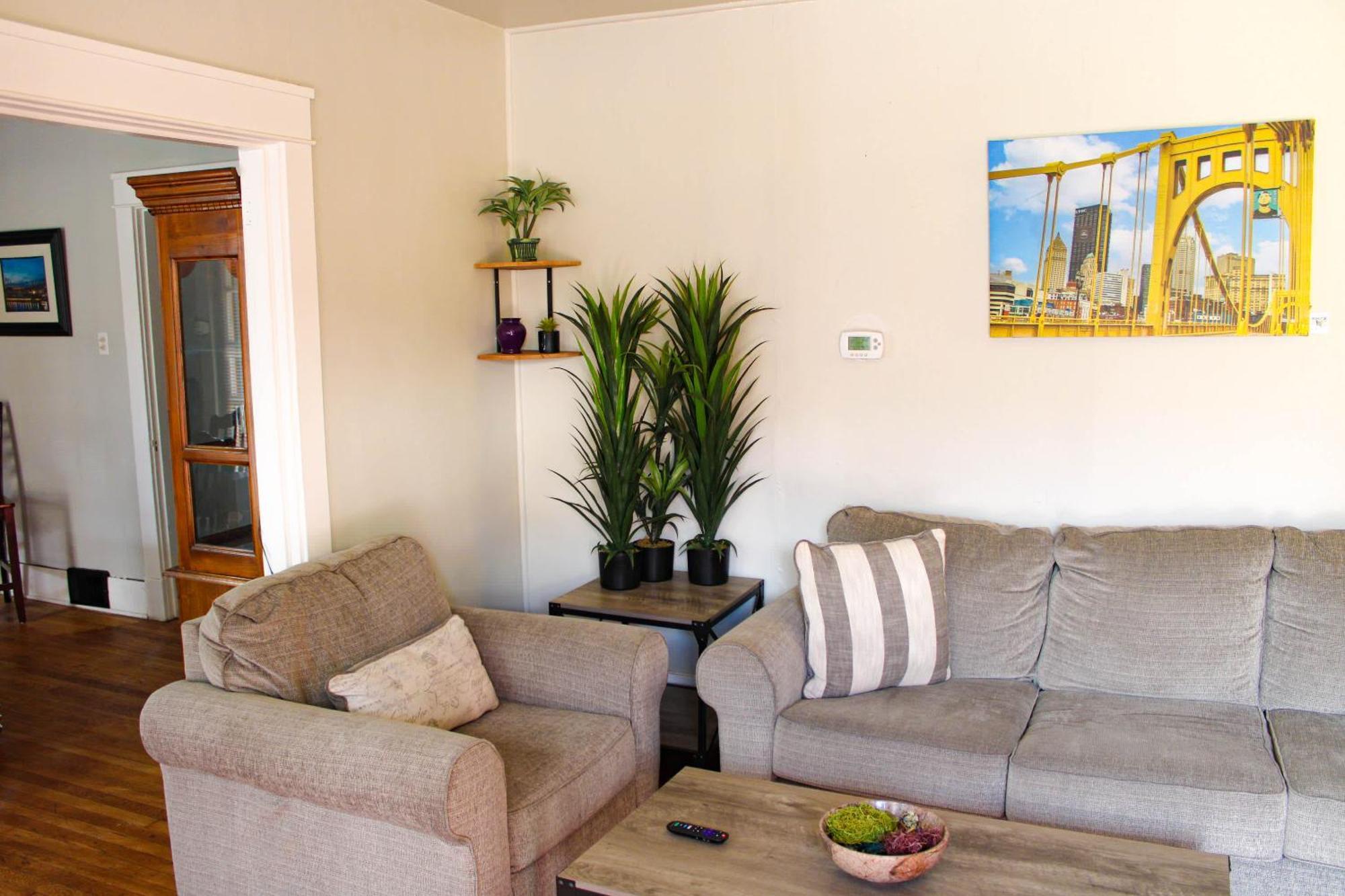 Comfy 3 Bedroom - Family Friendly - Access Pittsburgh