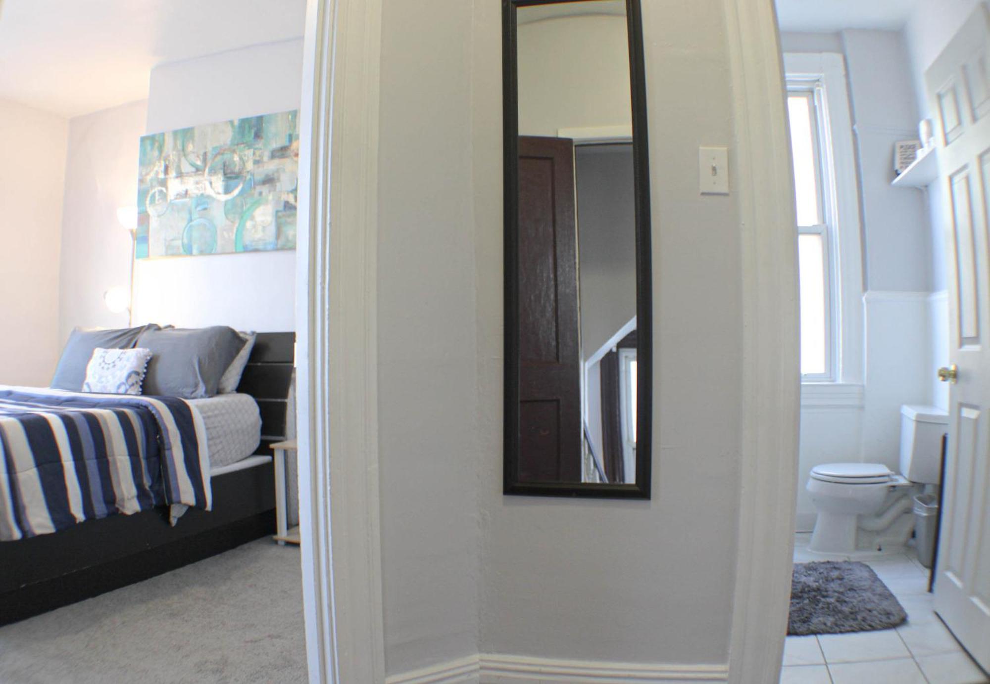 3 Bedroom - Off Street Parking - Amazing View Nearby Apartment