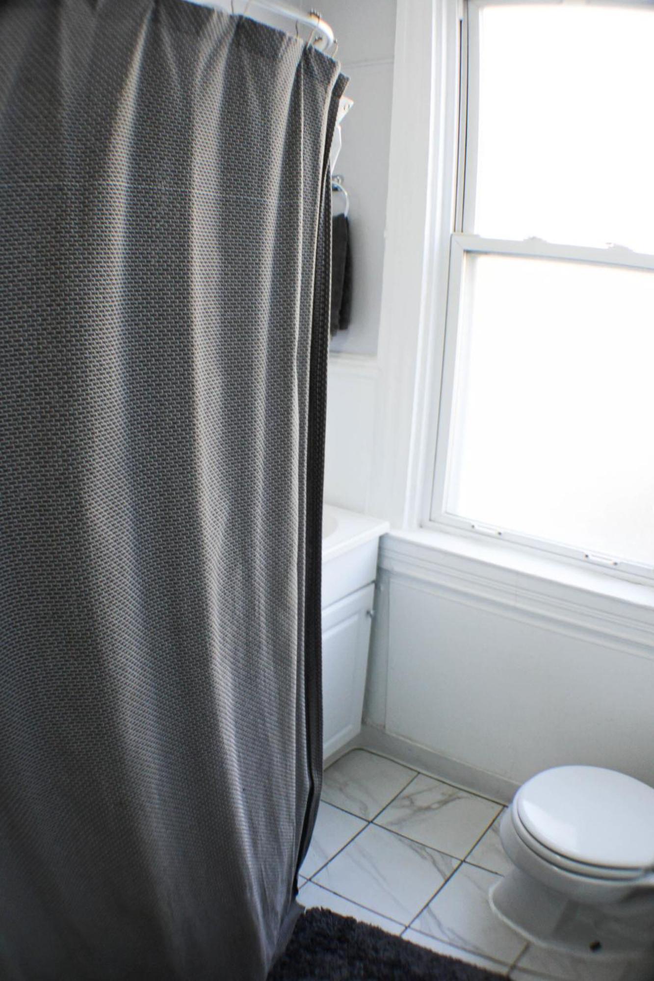3 Bedroom - Off Street Parking - Amazing View Nearby Apartment