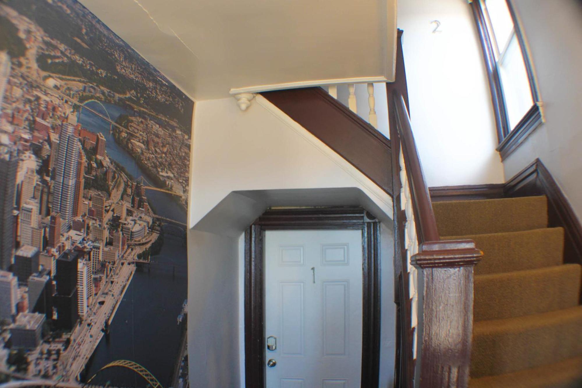 3 Bedroom - Off Street Parking - Amazing View Nearby