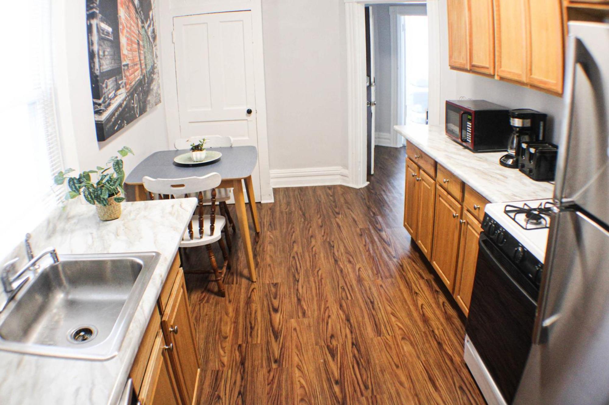 3 Bedroom - Off Street Parking - Amazing View Nearby * Pittsburgh