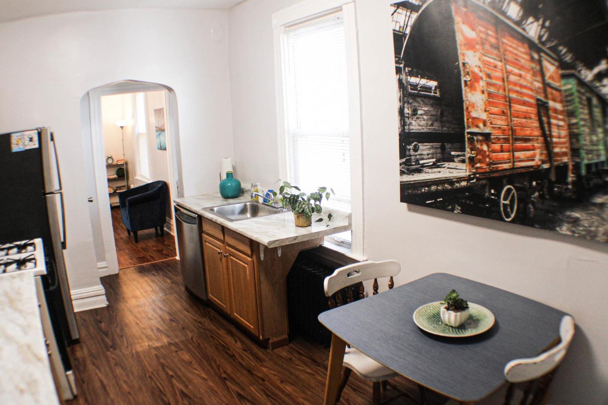 Apartment 3 Bedroom - Off Street Parking - Amazing View Nearby