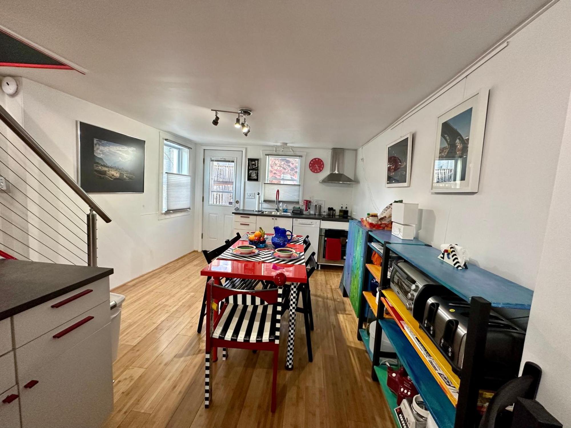 Unique Artsy 2 Bdrm 1.5 Mi From Downtown * Pittsburgh