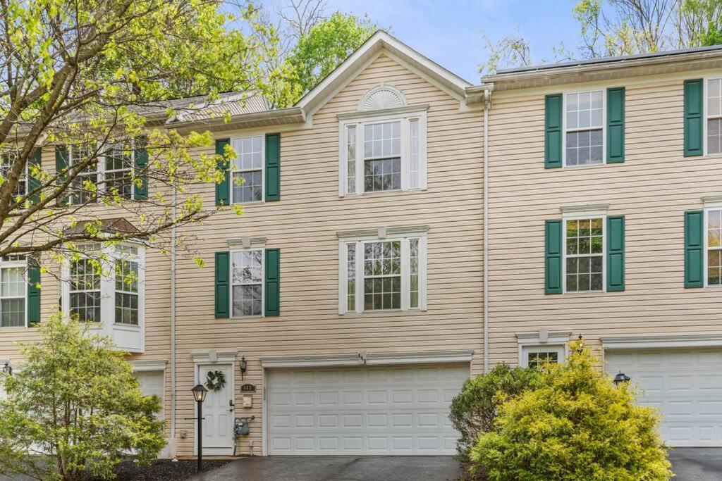 Holiday home New 3 Bdrm - Mt Washington - Garage *