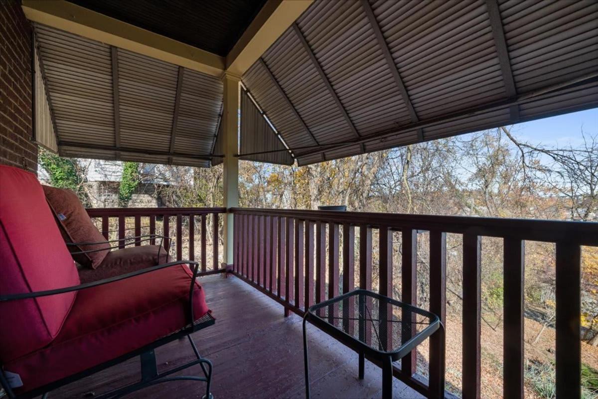 Holiday home Light-bright With Craftsman Character And Views *