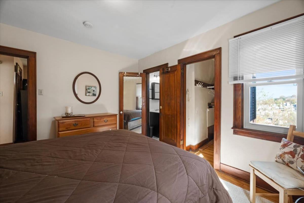 Holiday home Light-bright With Craftsman Character And Views Pittsburgh