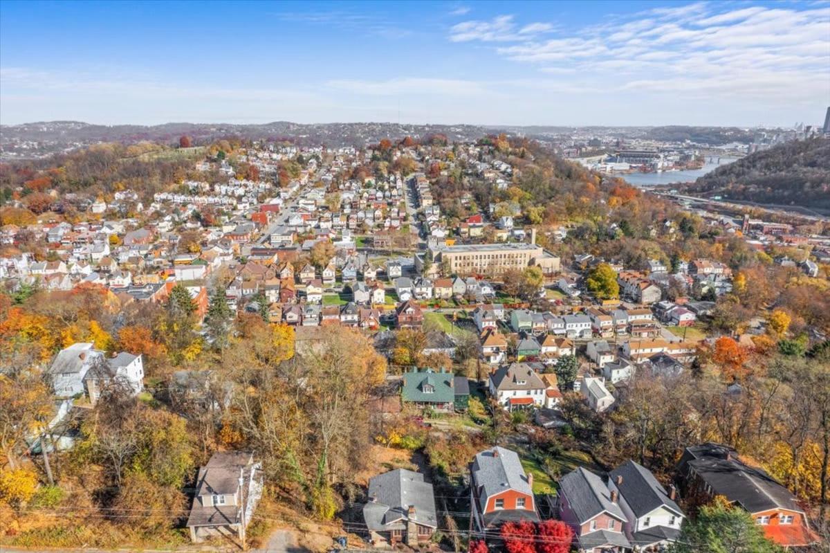 Light-bright With Craftsman Character And Views * Pittsburgh
