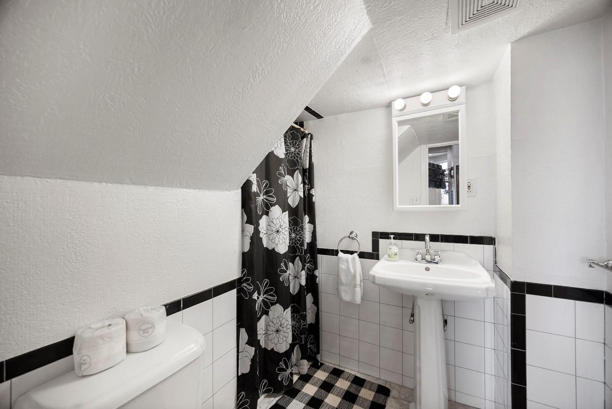 Apartment Charming Studio-panoramic View-your Sanctuary *