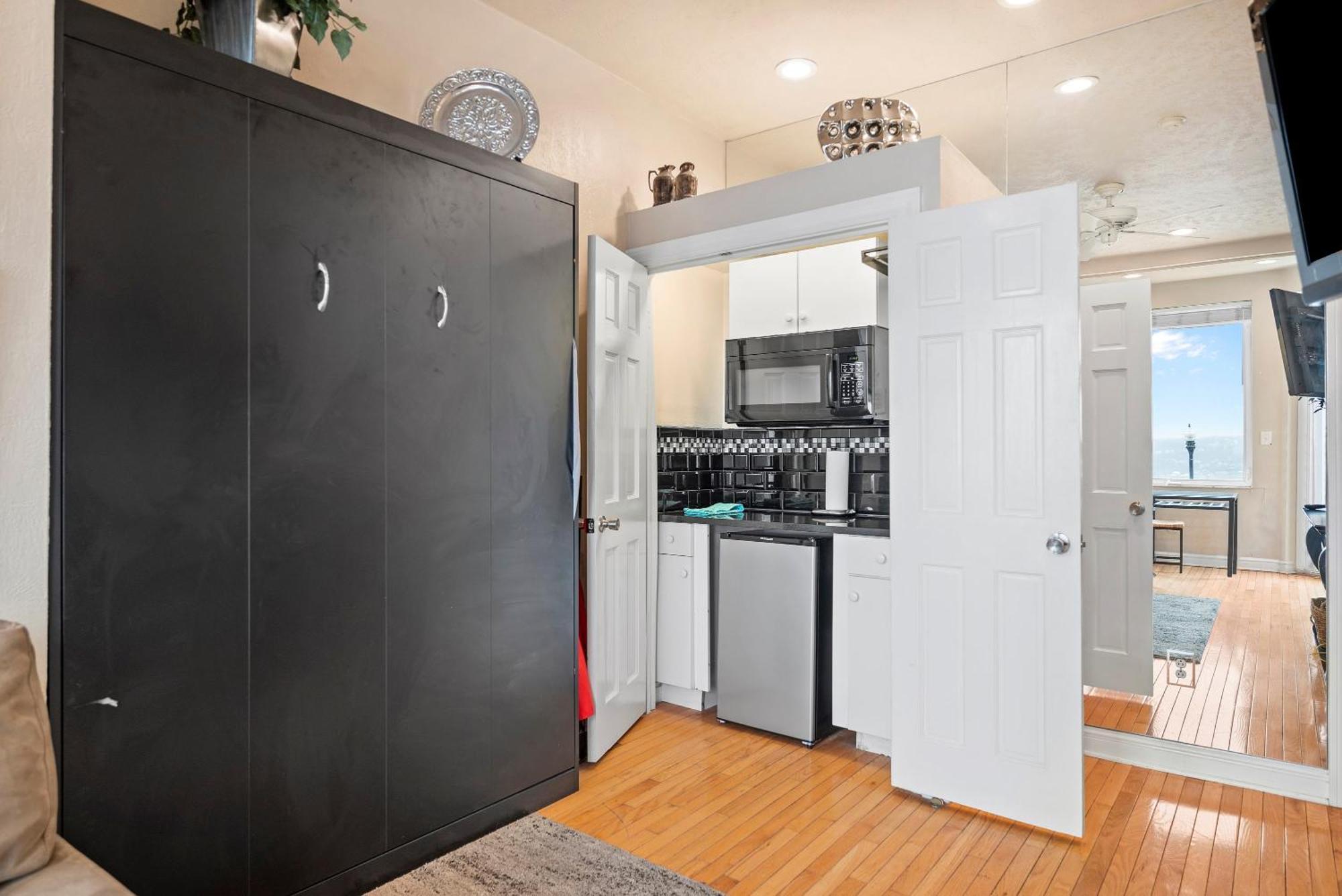 Apartment Charming Studio-panoramic View-your Sanctuary