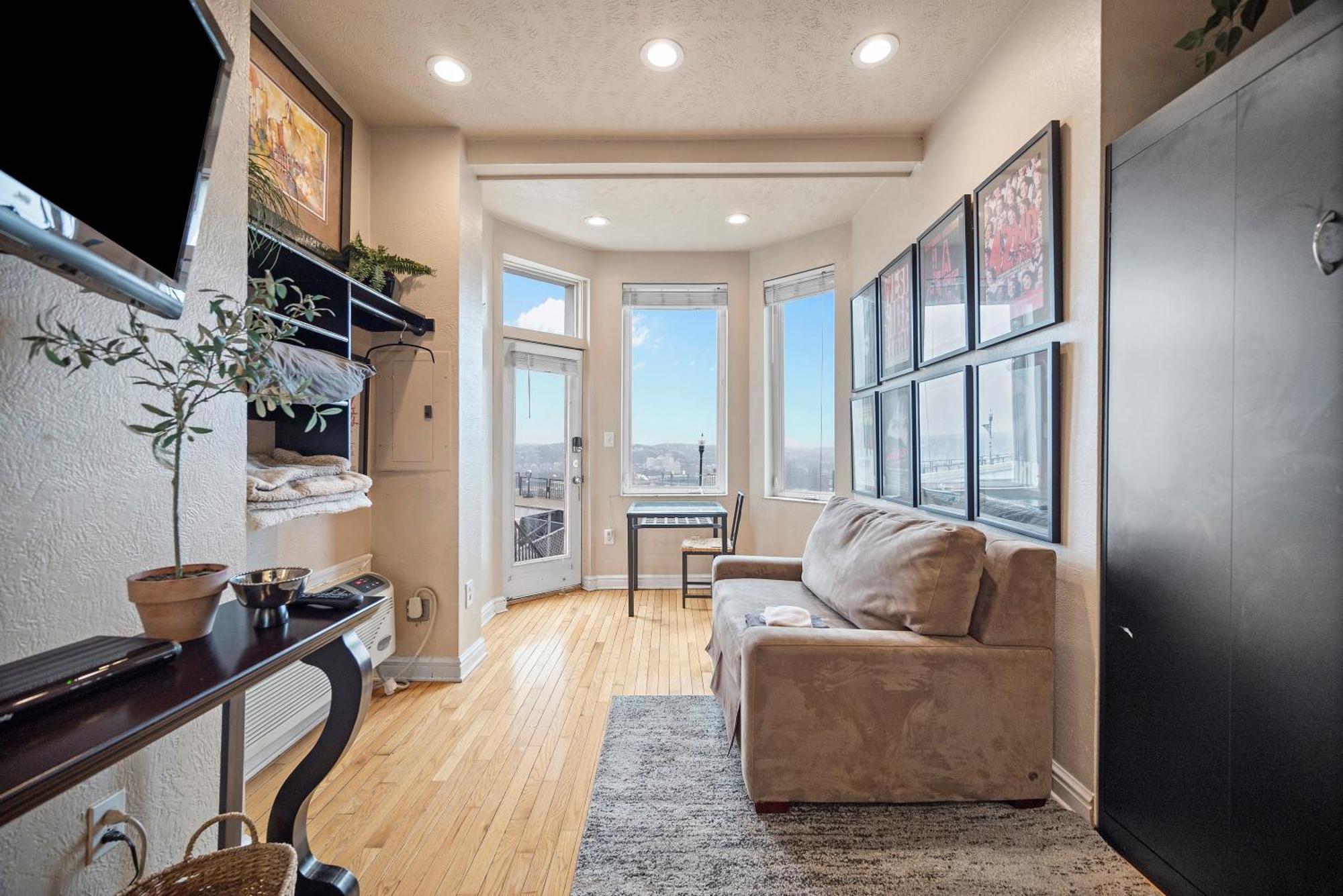 Charming Studio-panoramic View-your Sanctuary *