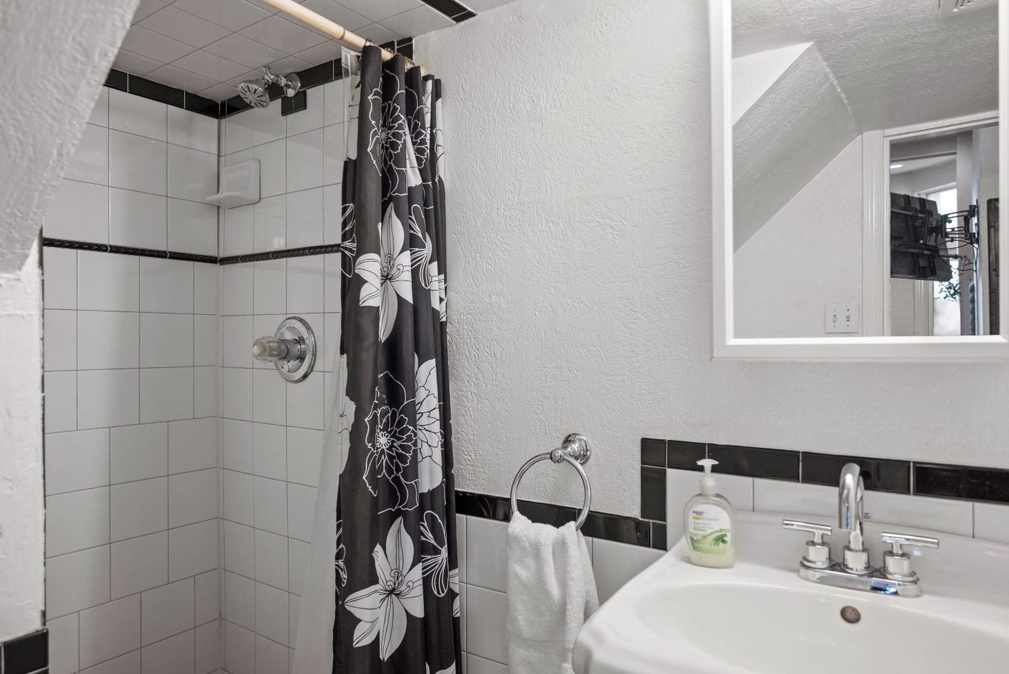 Charming Studio-panoramic View-your Sanctuary Apartment *