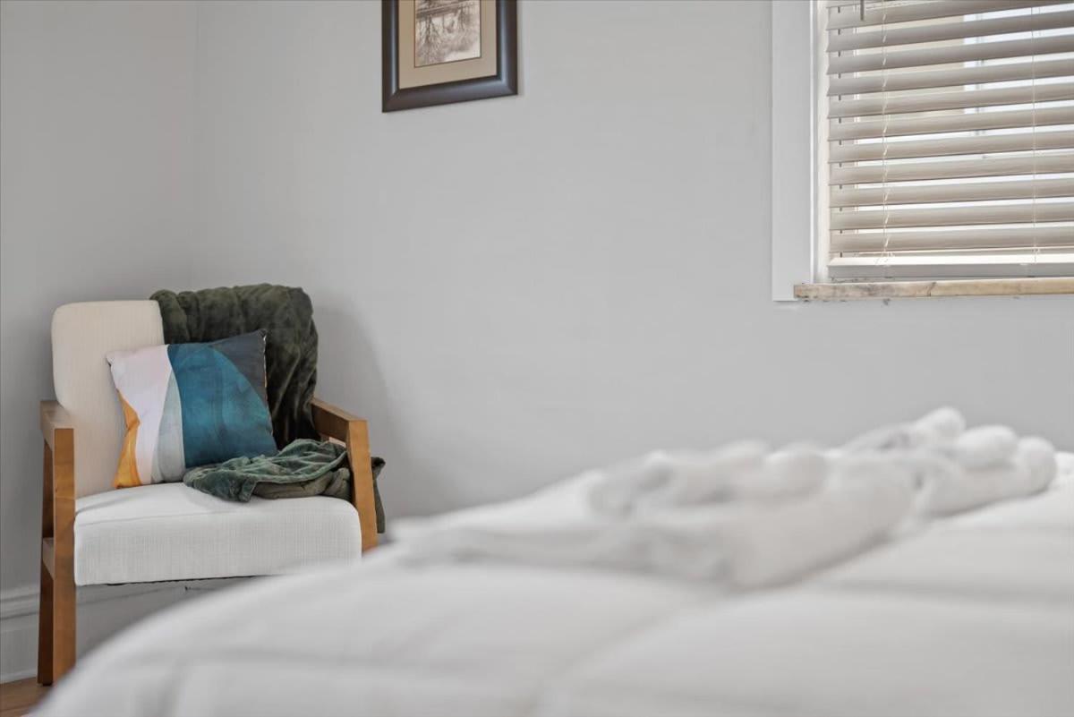Holiday home Classic 4 Square - Easy Access To Town And Airport