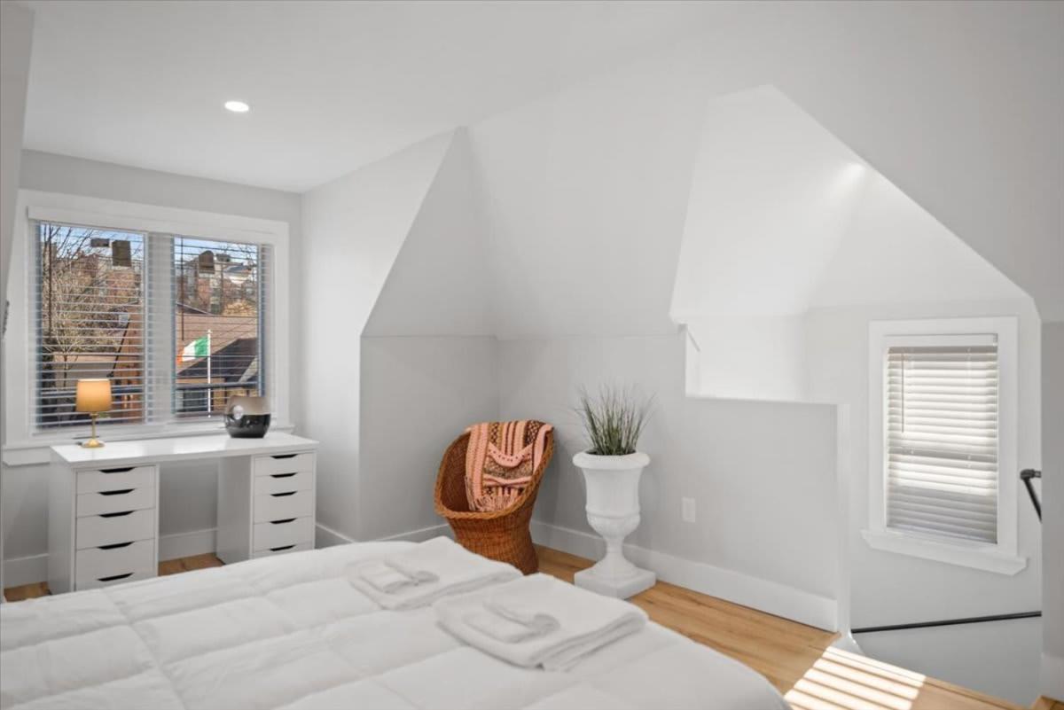 Classic 4 Square - Easy Access To Town And Airport Holiday home *