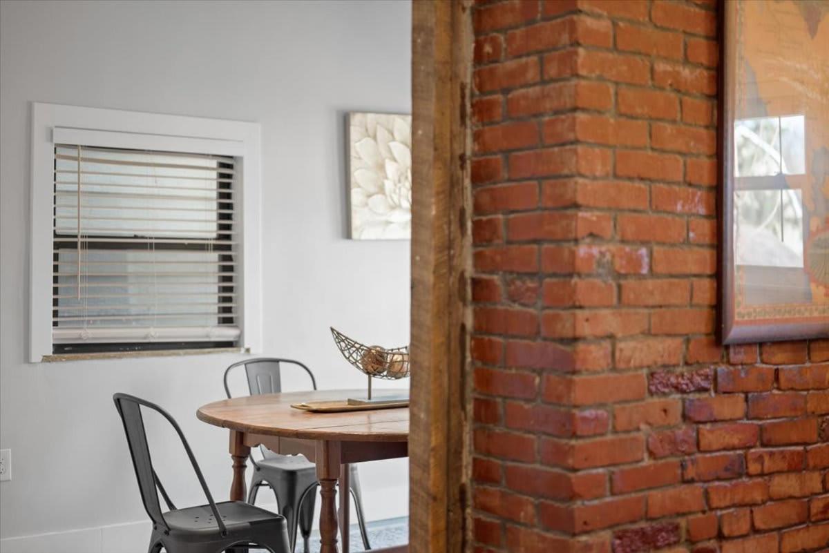 Classic 4 Square - Easy Access To Town And Airport Holiday home Pittsburgh