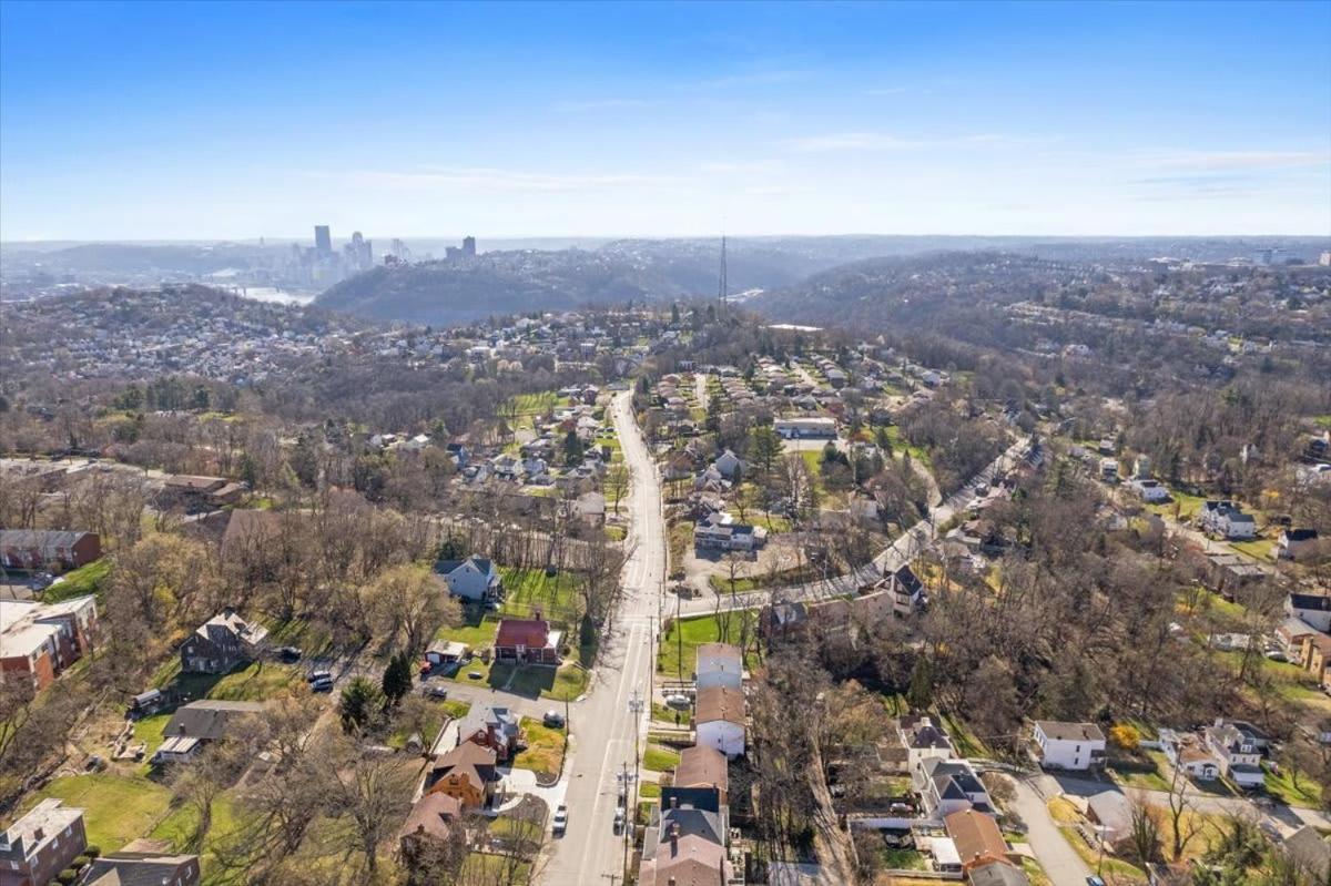 Classic 4 Square - Easy Access To Town And Airport Holiday home Pittsburgh