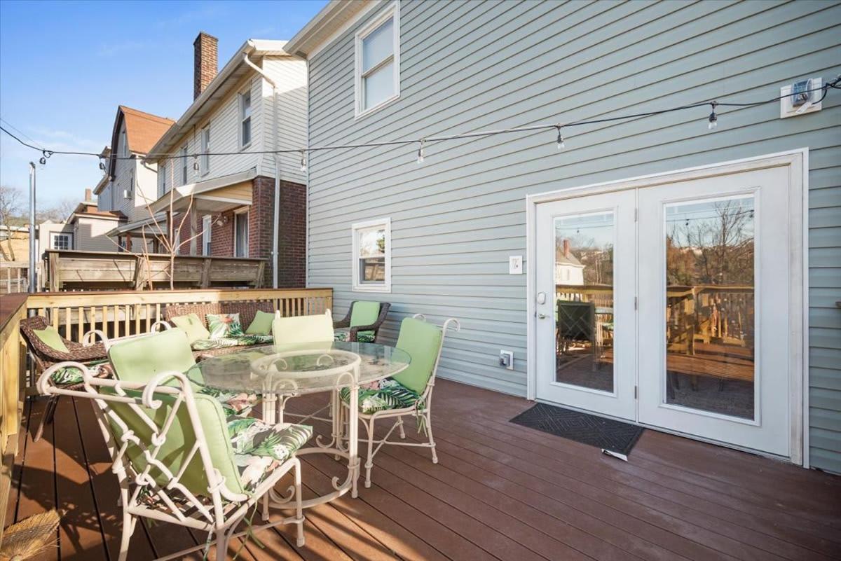 Classic 4 Square - Easy Access To Town And Airport *
