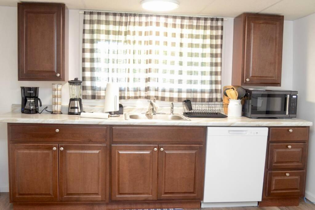 Apartment Charming Haven With Modern Amenities By Deity *