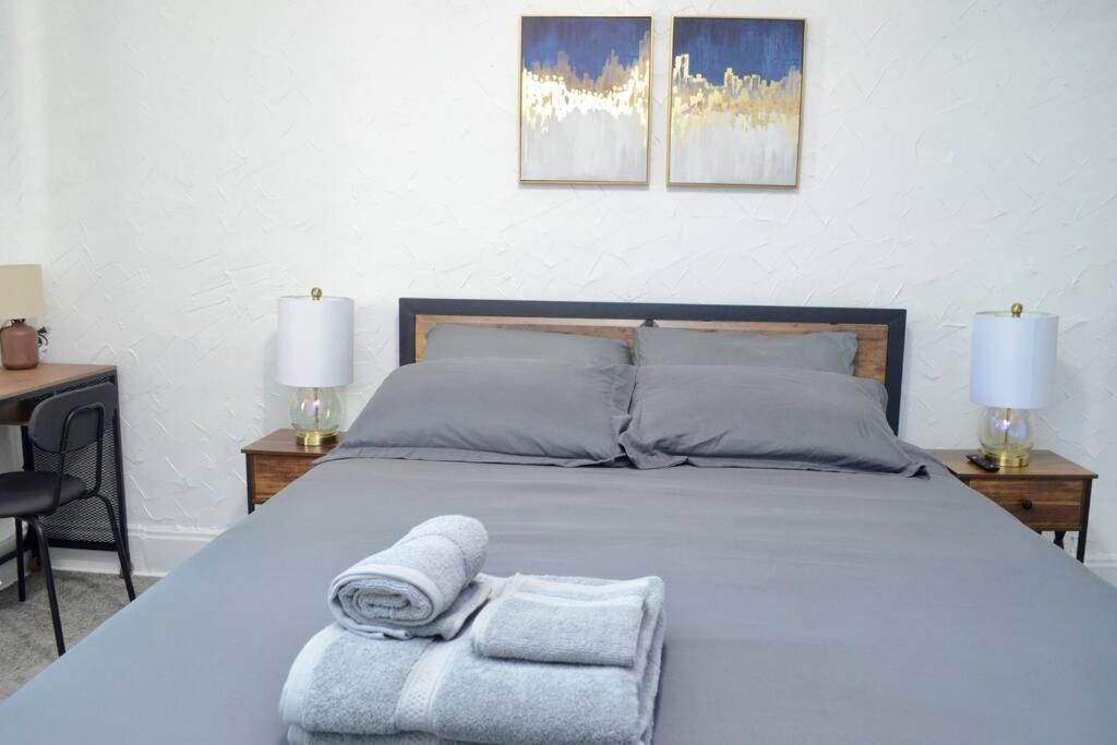 Charming Haven With Modern Amenities By Deity