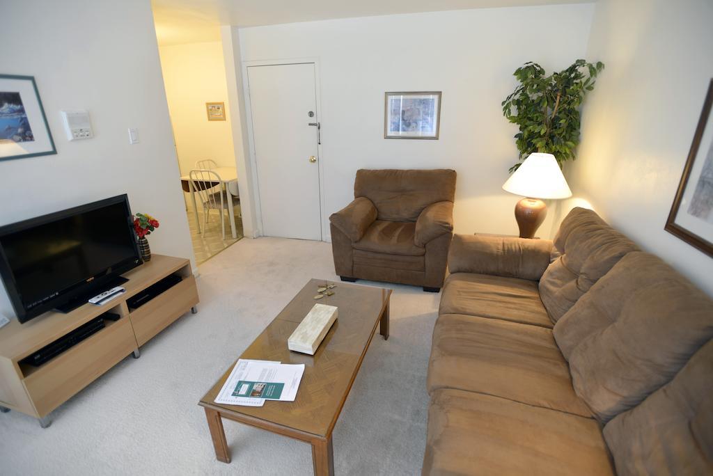 Friendship Suites Hotel