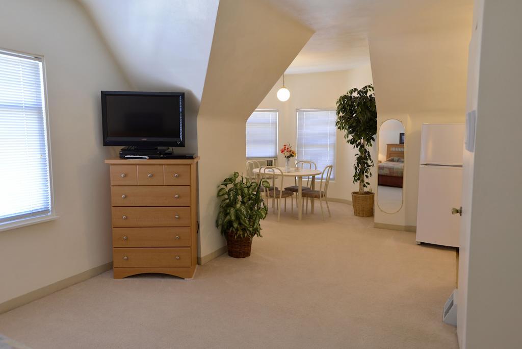 Hotel Friendship Suites 3*