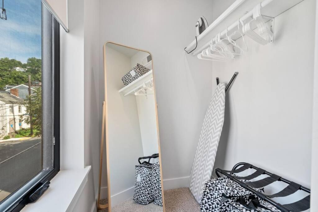 Two Private On Arch Street Apartment