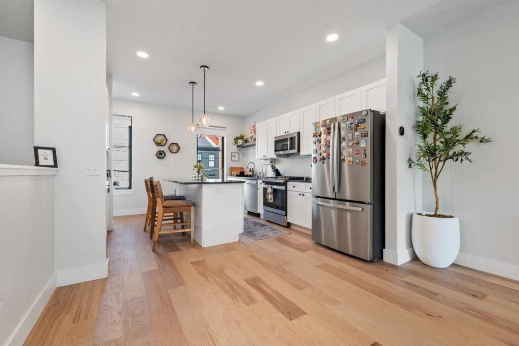 Two Private On Arch Street Apartment