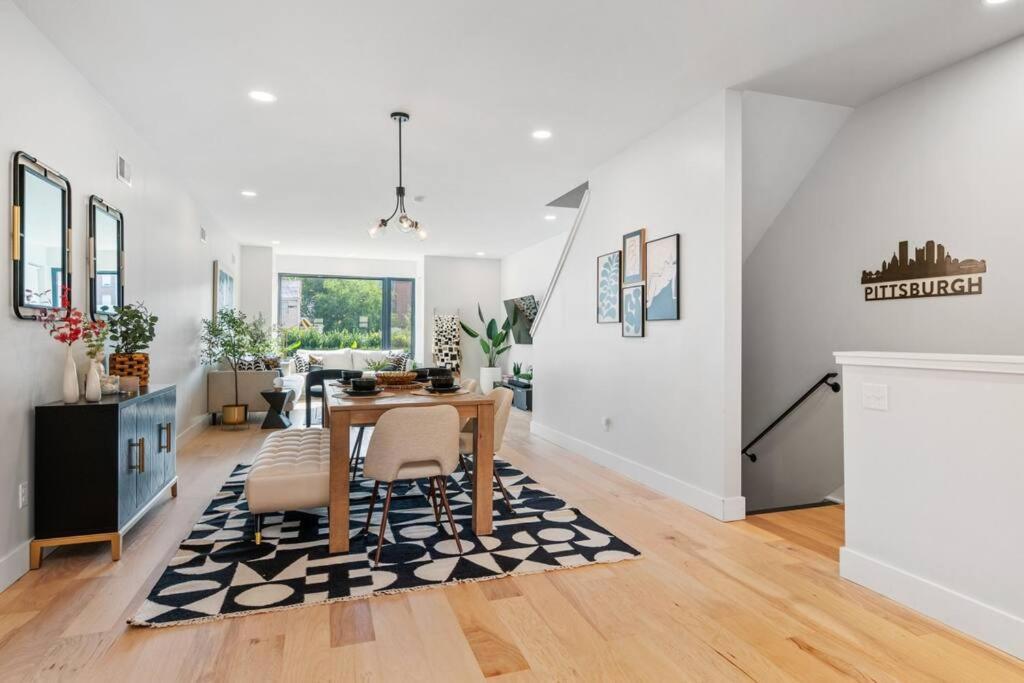 Two Private On Arch Street Apartment
