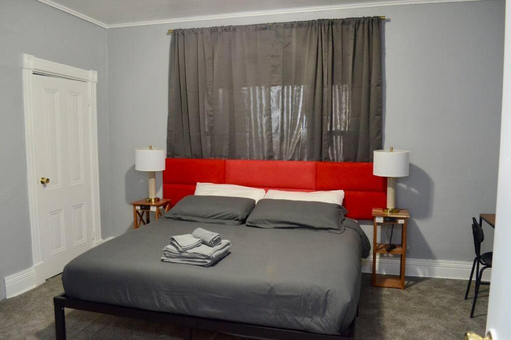 Apartment Charming Haven With Modern Amenities By Deity *