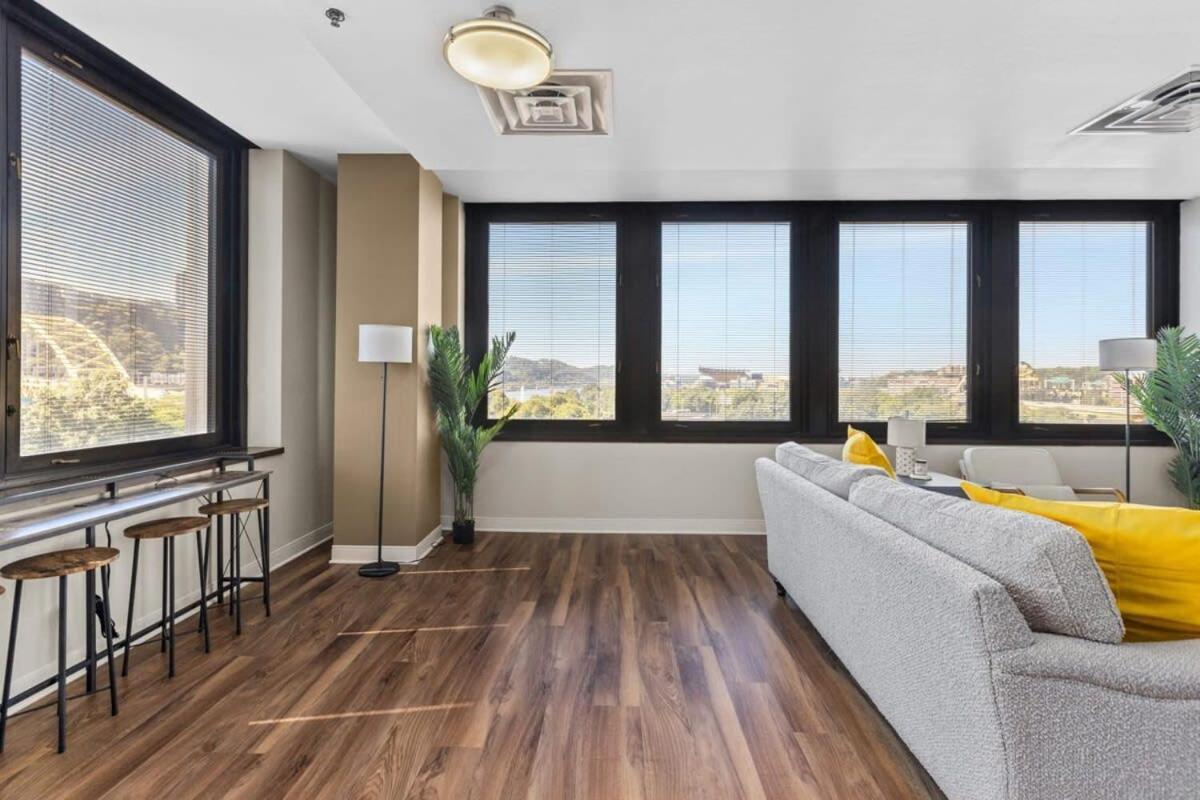 2br Downtown With Gym & Deck