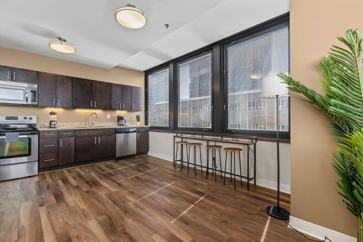 2br Downtown With Gym & Deck Pittsburgh