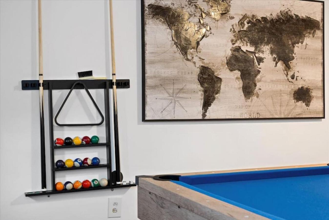 Apartment Cozy Southside Pitt W/ Pool Table +yard *