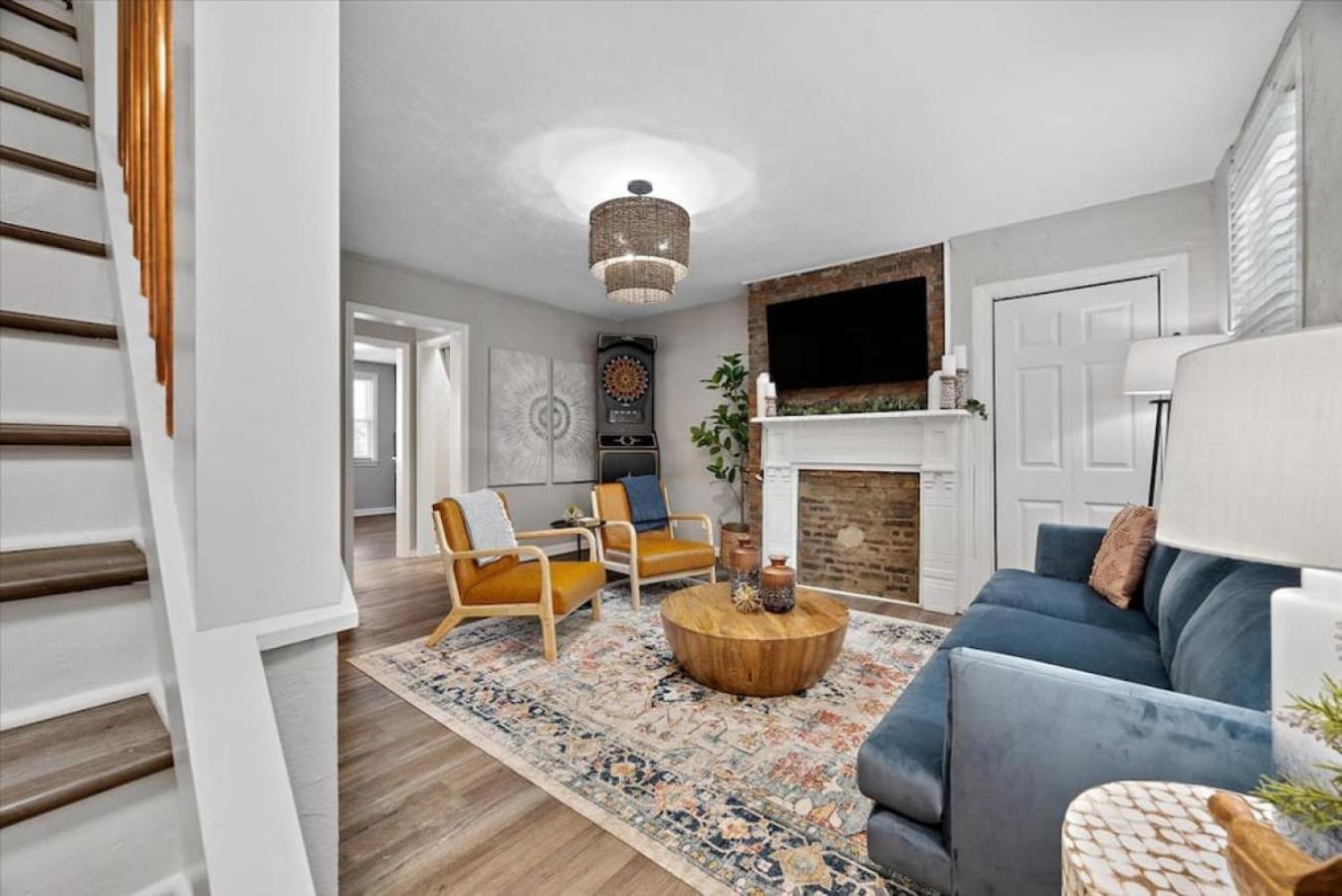 Cozy Southside Pitt W/ Pool Table +yard
