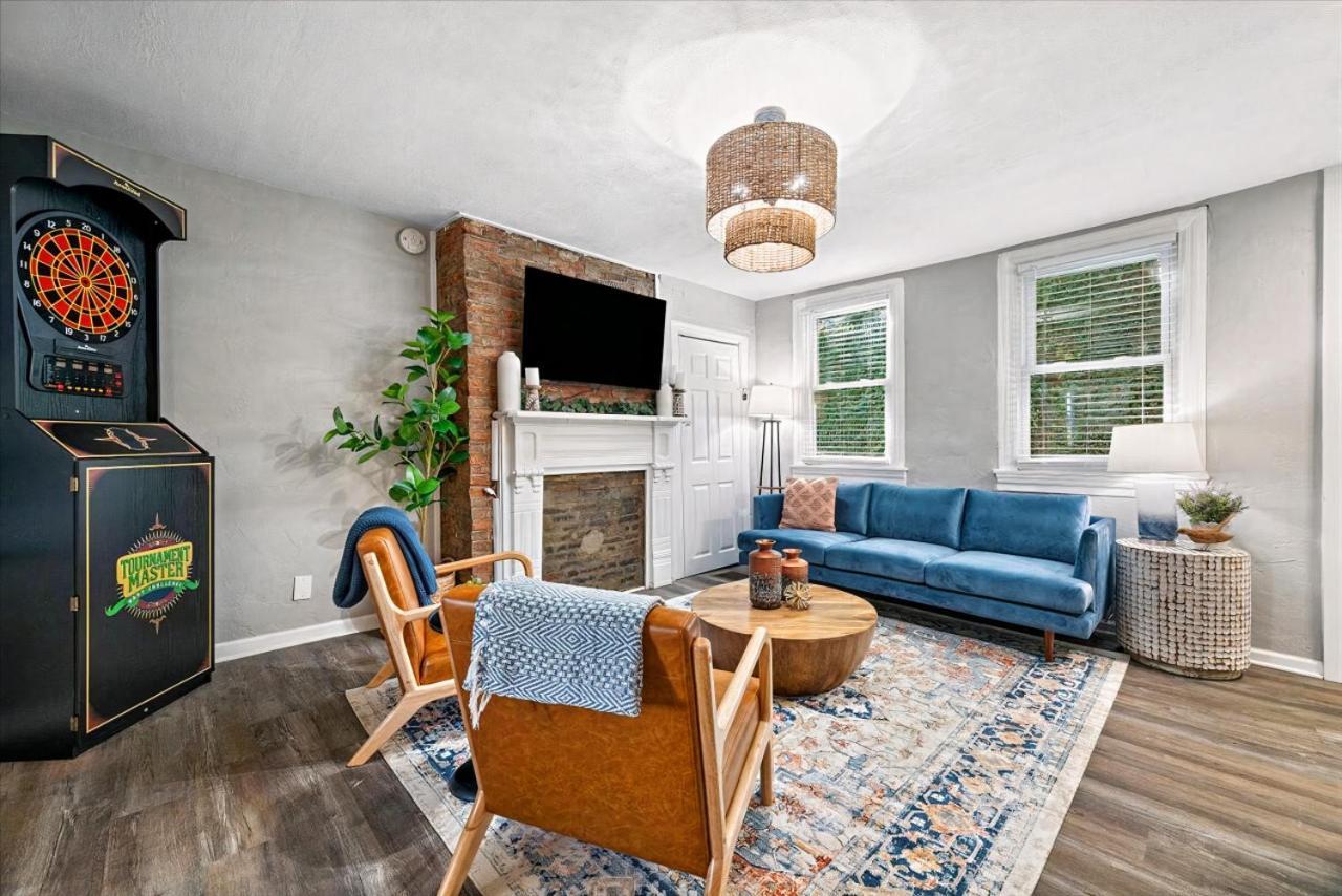 Cozy Southside Pitt W/ Pool Table +yard