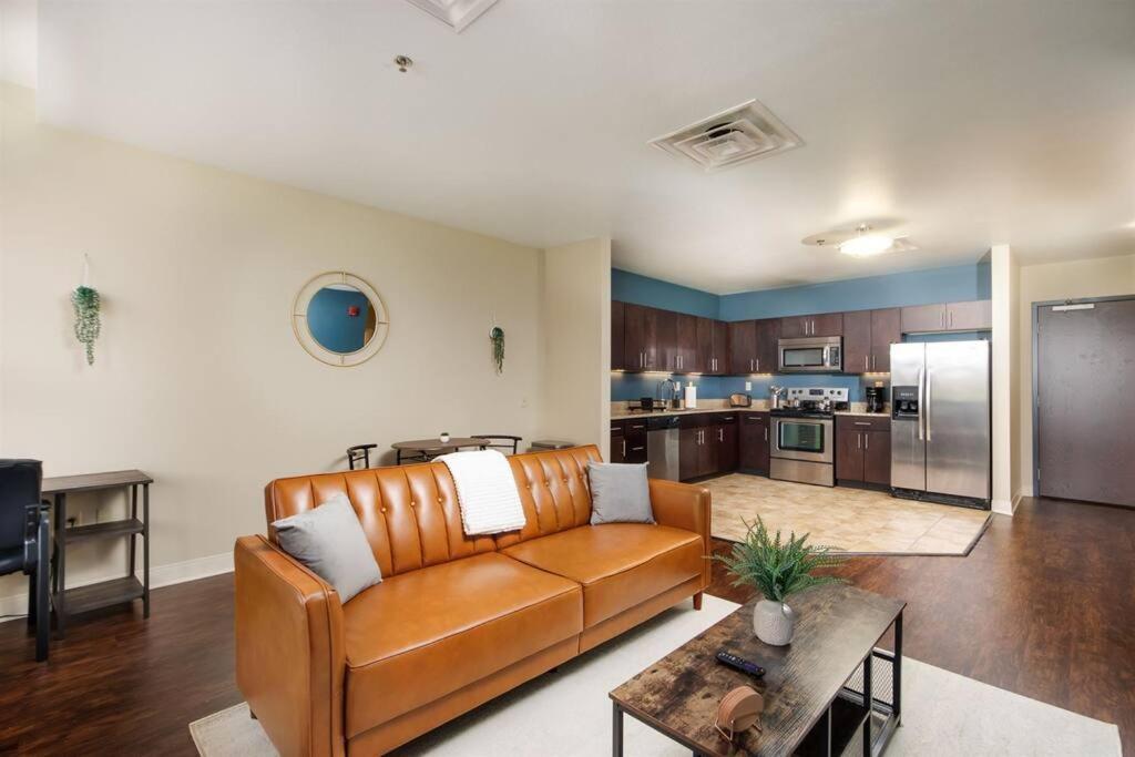 Sweeping Stadium Views Wonderfully Located 24-7 Parking Gym Lounge Apartment