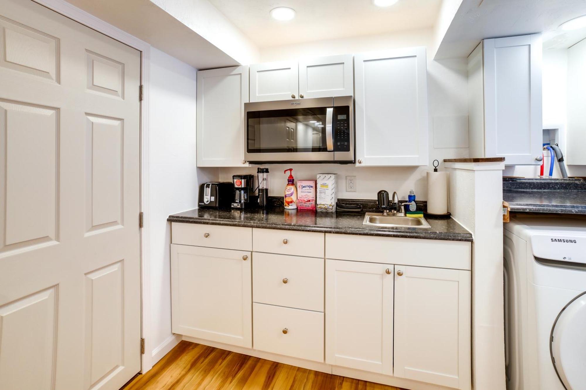 Vacation 3 Mi To Downtown! Holiday home *