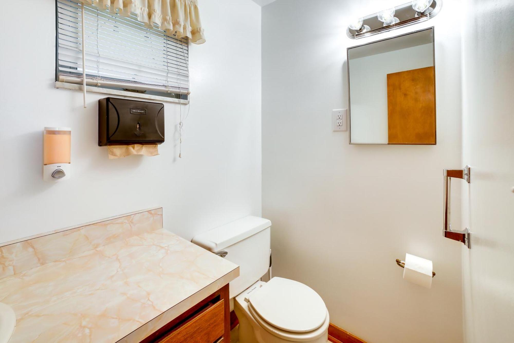 Vacation 3 Mi To Downtown! Holiday home