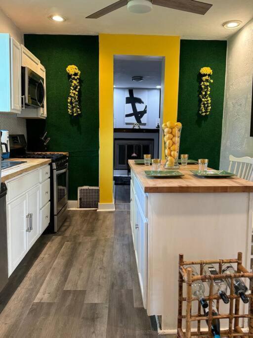 Wellness Oasis Near Downtown Apartment *