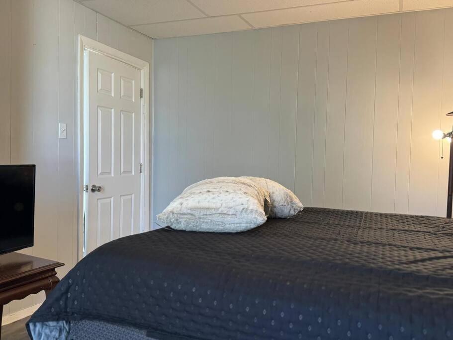 Tranquil Home, Master Suite, Zen Room, Pittsburg, Canton Avenue, Banksville Apartment