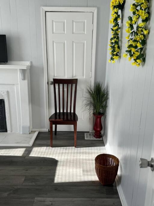 Apartment Tranquil Home, Master Suite, Zen Room, Pittsburg, Canton Avenue, Banksville *