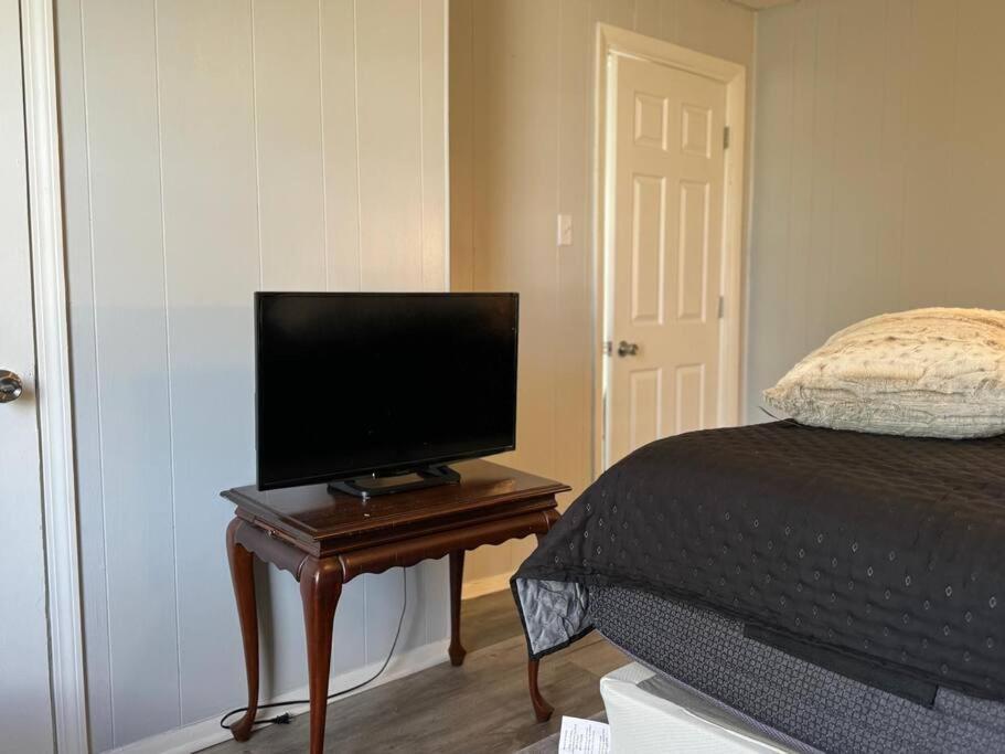Apartment Tranquil Home, Master Suite, Zen Room, Pittsburg, Canton Avenue, Banksville *