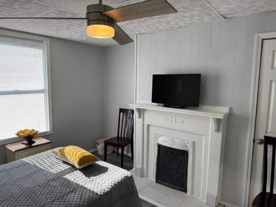Tranquil Home, Master Suite, Zen Room, Pittsburg, Canton Avenue, Banksville *